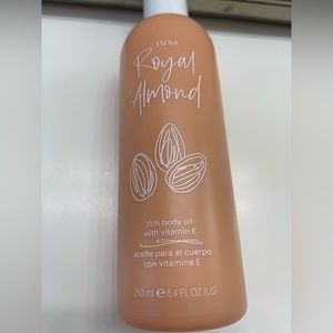 Jafra royal, almond, rich body oil with vitamin E, 8.4 ounces brand new.